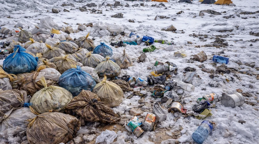 Image of waste and poop on Everest